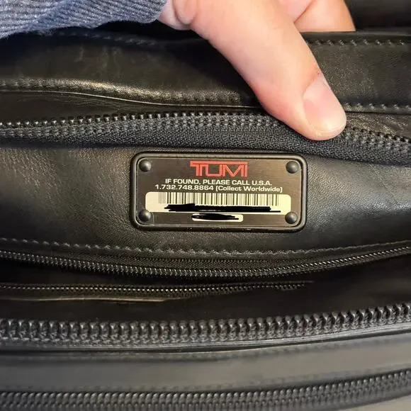 Tumi Alpha Slim Deluxe Briefcase Bag Black Leather Portfolio Messenger Business - Picture 13 of 14